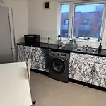 1Br-Sleeps4-35Mintocentrallondon-40Mintoheathrow