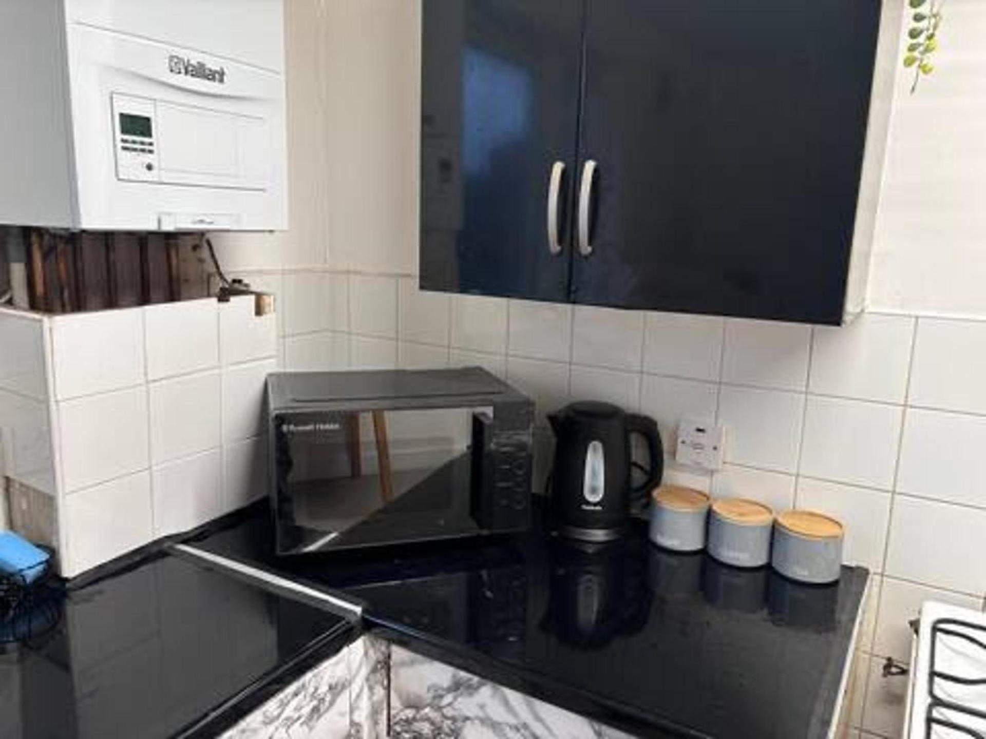 1br-sleeps4-35mintocentrallondon-40mintoheathrow