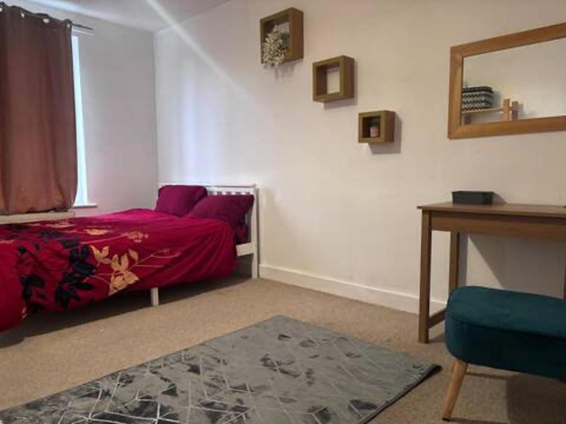 1br-sleeps4-35mintocentrallondon-40mintoheathrow *